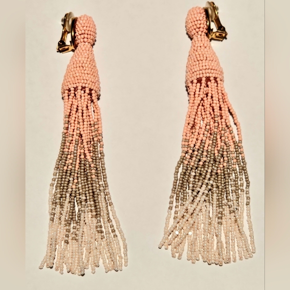 NEW Oscar de la Renta Tassel Clip-on Earrings Pink Beaded Fringe Luxury Party - Picture 4 of 9
